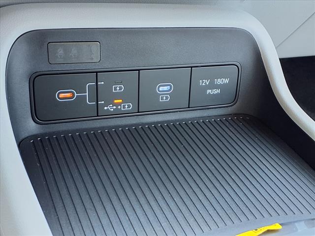 2025 Hyundai KONA SE
