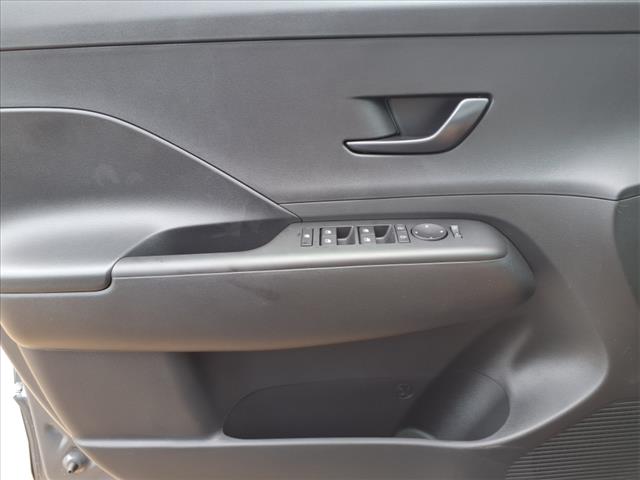 2025 Hyundai KONA SE