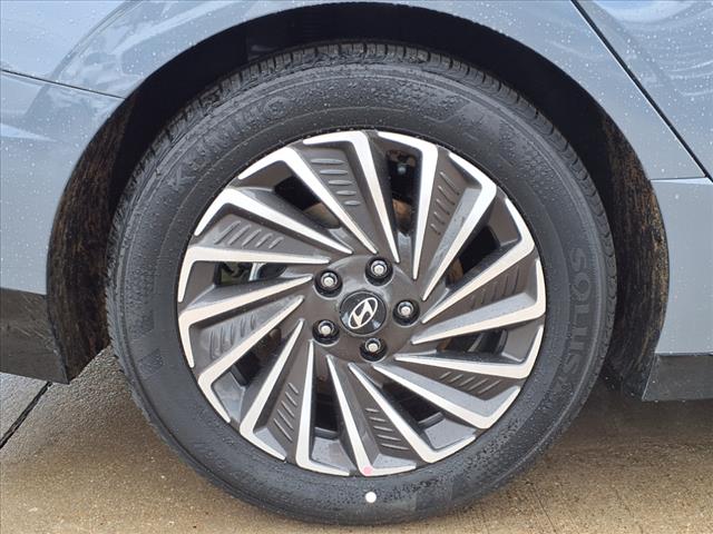 2025 Hyundai SONATA Hybrid SEL