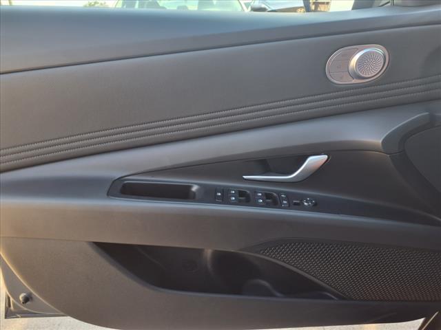 2025 Hyundai ELANTRA Hybrid Limited