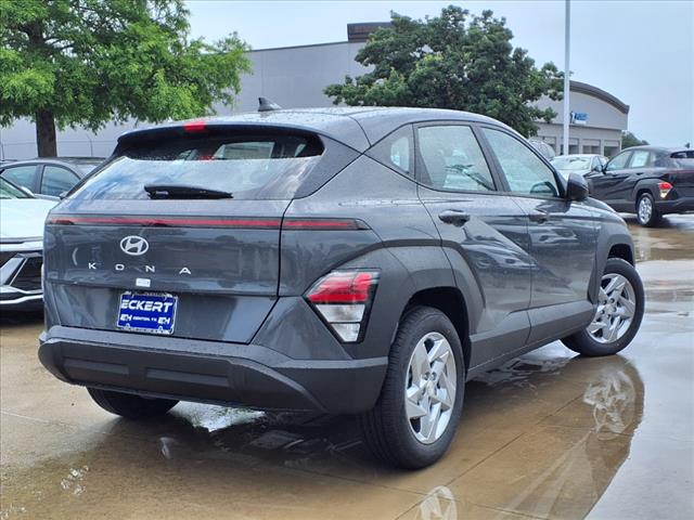 2025 Hyundai KONA SE