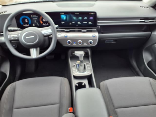 2025 Hyundai KONA SE