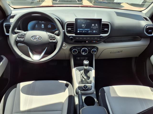 2025 Hyundai VENUE SEL