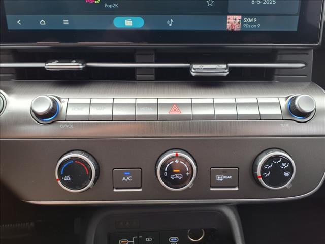 2025 Hyundai KONA SE