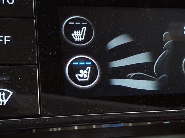 2025 Genesis G70 SEVILLA RED/OBSIDIAN BLAC
