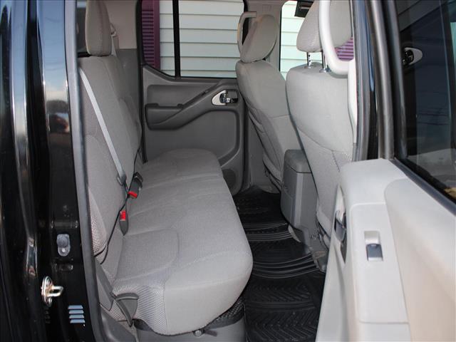 2016 Nissan Frontier Crew Cab SV 4WD:14727