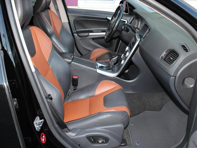 2018 Volvo V60 Cross Country T5 Premier:14752