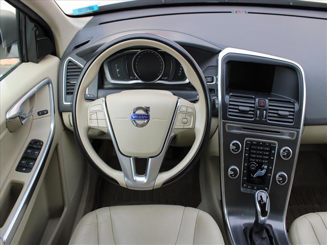 2016 Volvo XC60 T6 Drive-E:14723