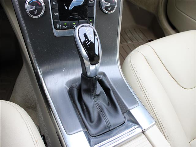 2016 Volvo XC60 T6 Drive-E:14723