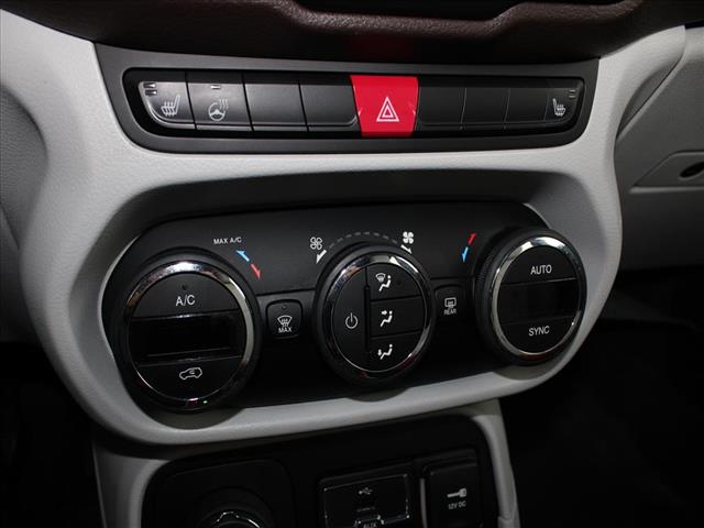 2015 Jeep Renegade Limited 4WD:14705