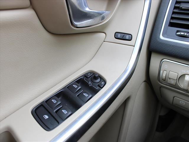 2016 Volvo XC60 T6 Drive-E:14723