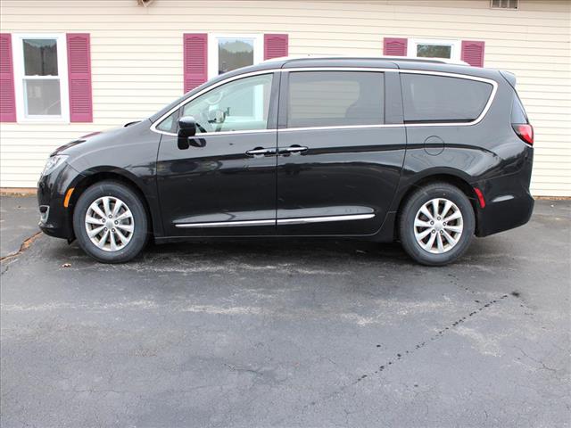 2019 Chrysler Pacifica Touring L photo 4