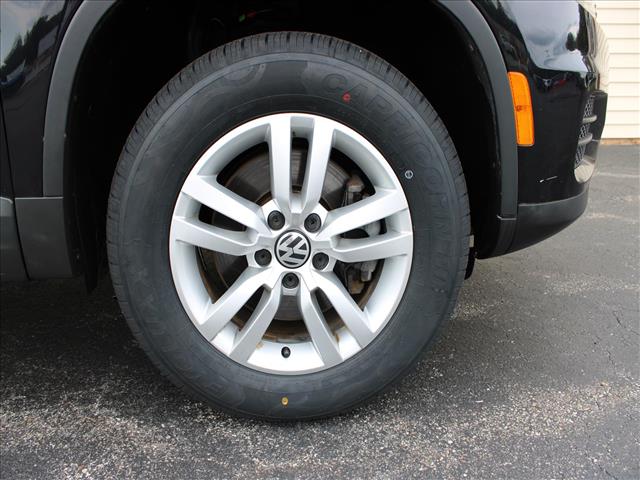 2017 Volkswagen Tiguan 2.0T S:14760