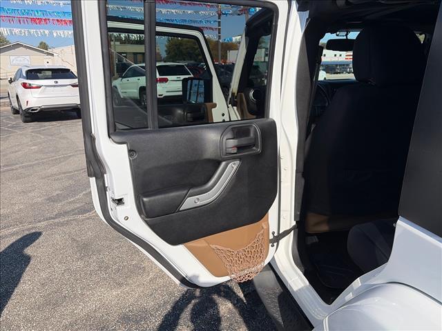 2012 Jeep Wrangler Unlimited Sahara:CL153385