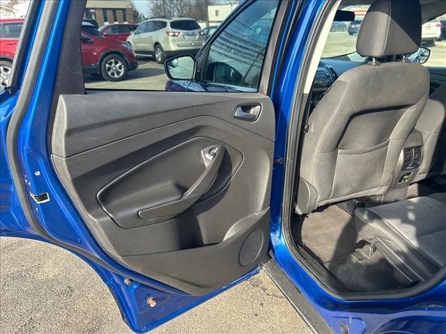 2017 Ford Escape SE:HUB25517