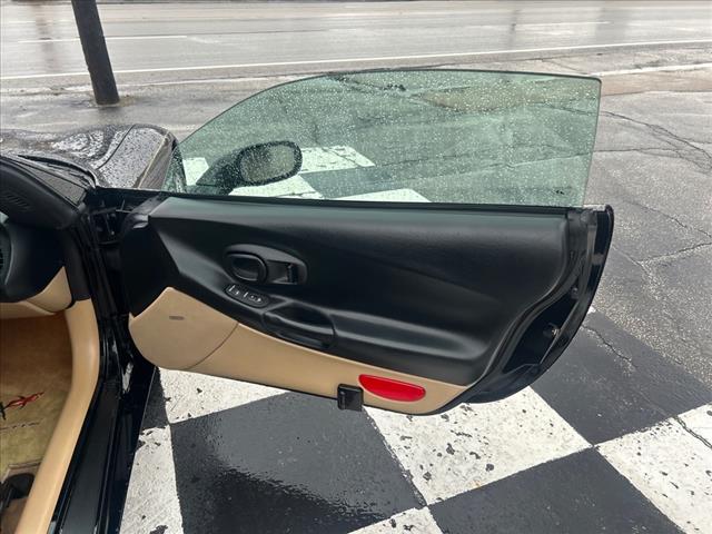 2004 Chevrolet Corvette:45107857