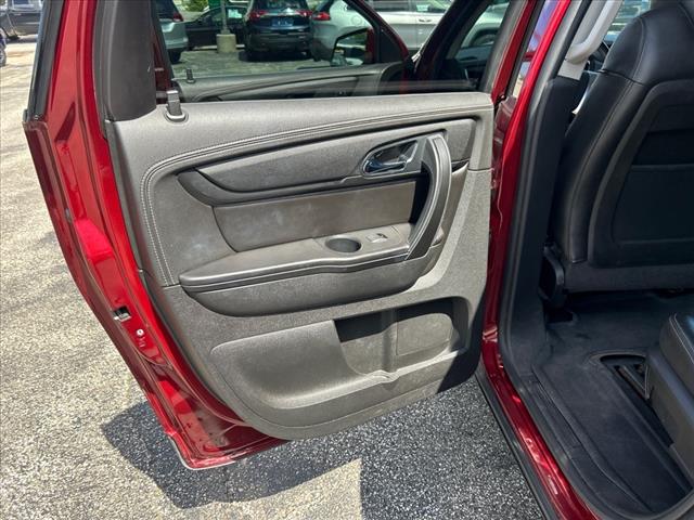 2017 Chevrolet Traverse 2LT photo 10