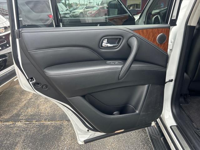 2019 Infiniti QX80 Luxe photo 10