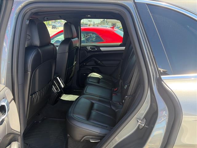 2017 Porsche Cayenne S:HLA53575