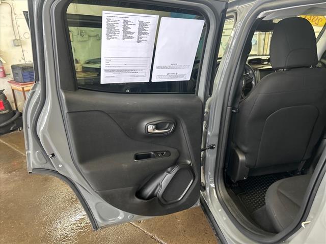 2021 Jeep Renegade Latitude:MPN22535