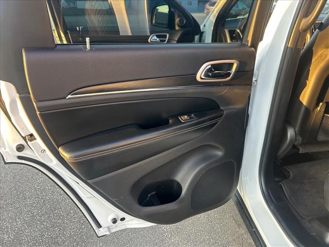 2017 Jeep Grand Cherokee Limited:HC618595