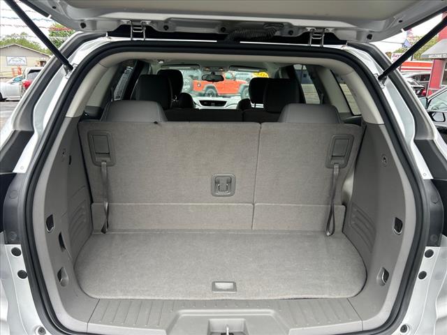 2017 Chevrolet Traverse LS photo 11