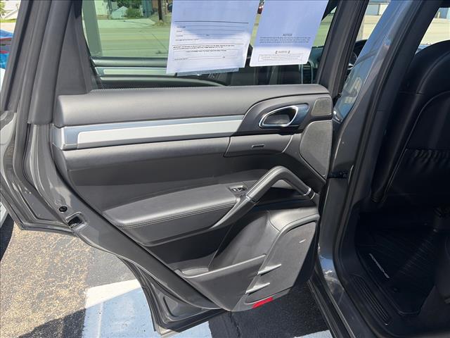 2017 Porsche Cayenne S:HLA53575