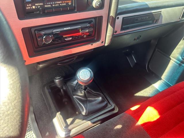 1989 Dodge Dakota Sport photo 11