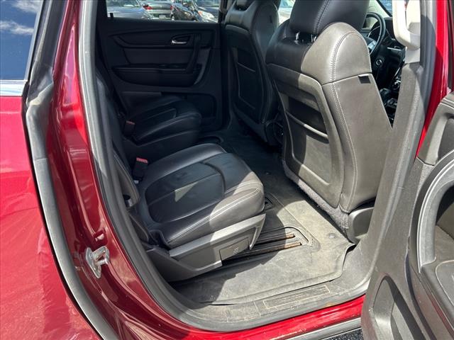 2017 Chevrolet Traverse 2LT photo 12