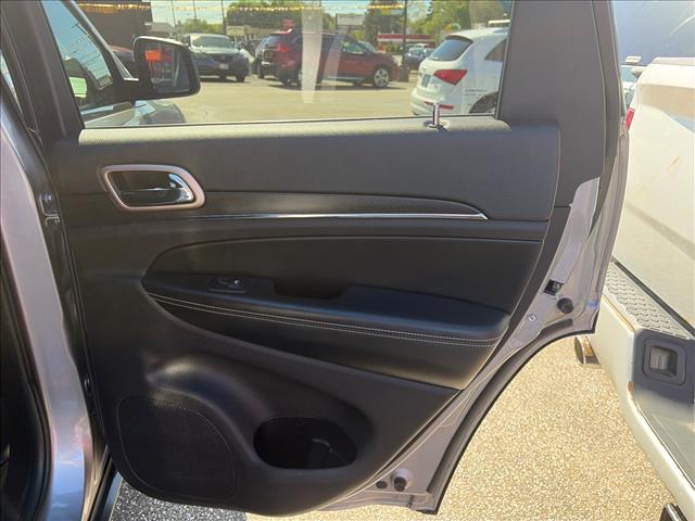 2017 Jeep Grand Cherokee Limited:HC830374