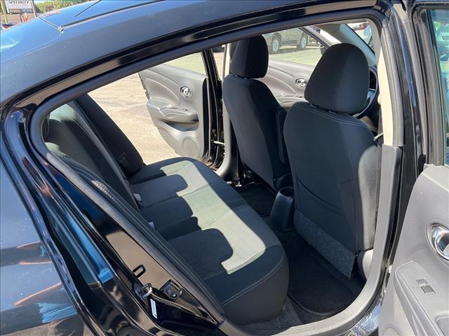 2019 Nissan Versa SV:KL843755