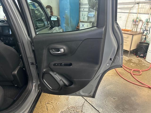 2021 Jeep Renegade Latitude:MPN22535