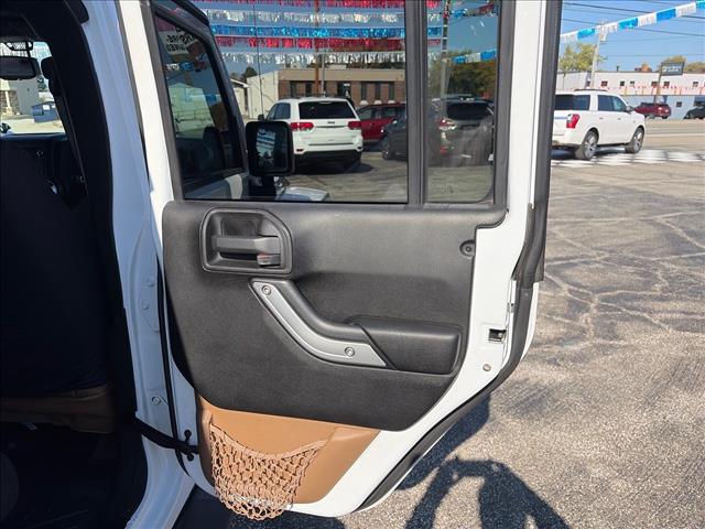 2012 Jeep Wrangler Unlimited Sahara:CL153385