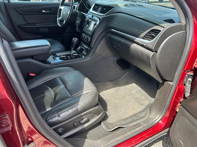 2017 Chevrolet Traverse 2LT photo 14
