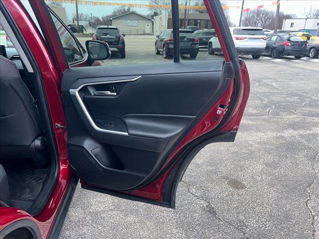 2019 Toyota RAV4 XLE:KC005032