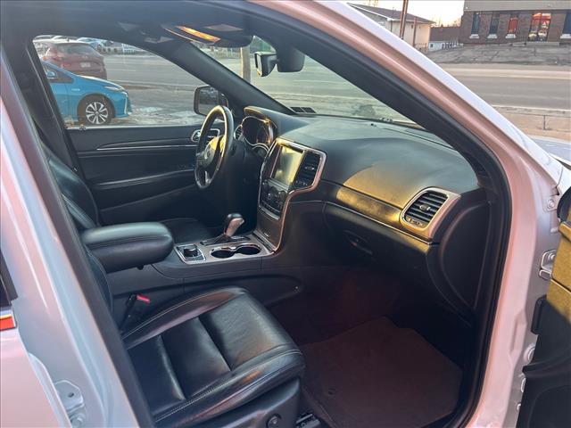 2017 Jeep Grand Cherokee Limited:HC618595