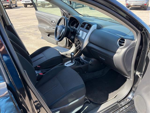 2019 Nissan Versa SV:KL843755