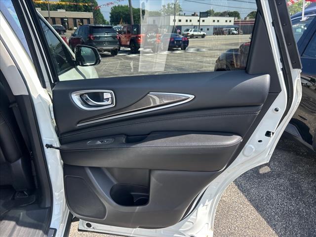 2017 Infiniti QX60 photo 14