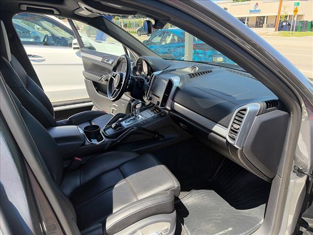 2017 Porsche Cayenne S:HLA53575