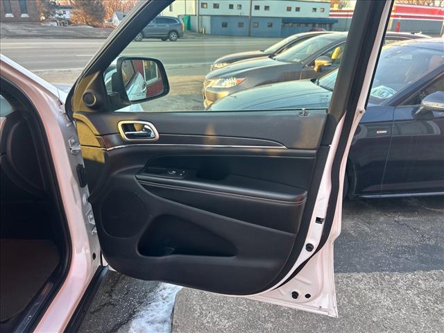 2017 Jeep Grand Cherokee Limited:HC618595