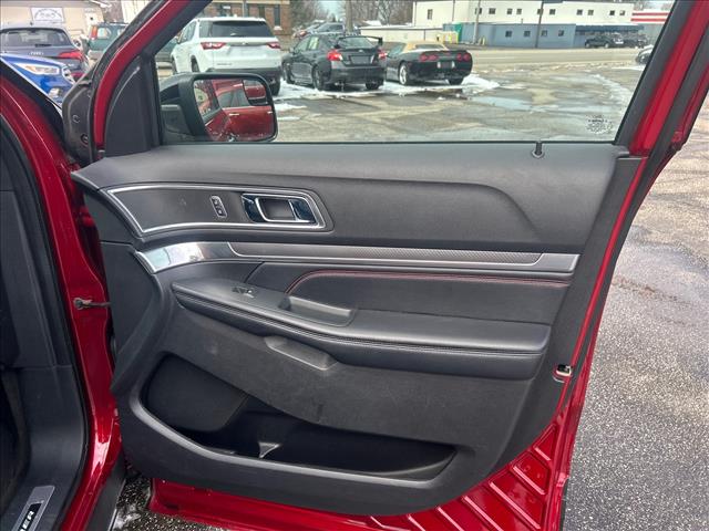 2016 Ford Explorer Sport:GGC39491