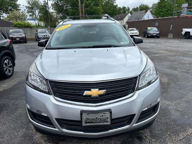 2017 Chevrolet Traverse LS photo 2
