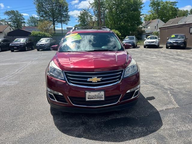 2017 Chevrolet Traverse 2LT photo 2
