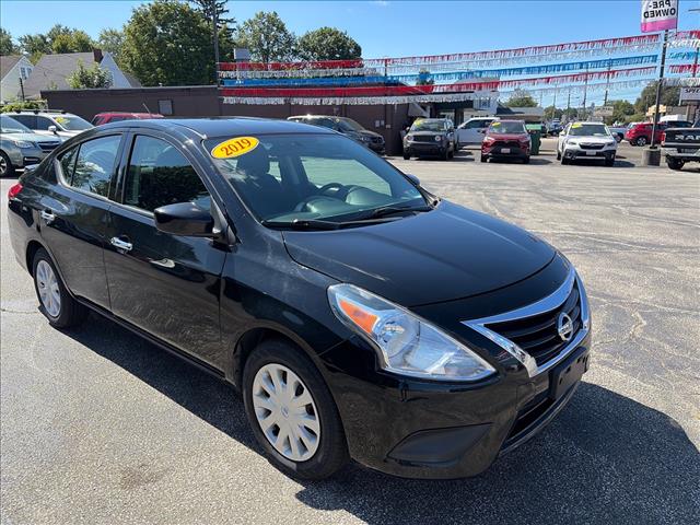 2019 Nissan Versa SV:KL843755