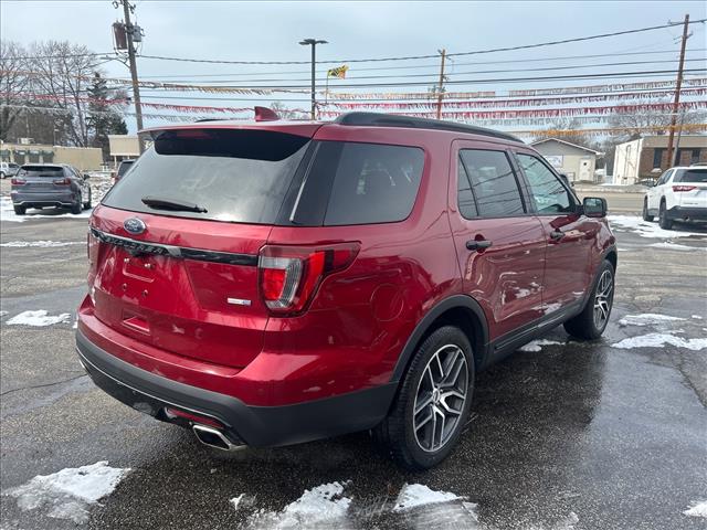 2016 Ford Explorer Sport:GGC39491