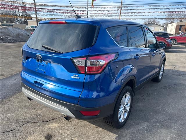 2017 Ford Escape SE:HUB25517