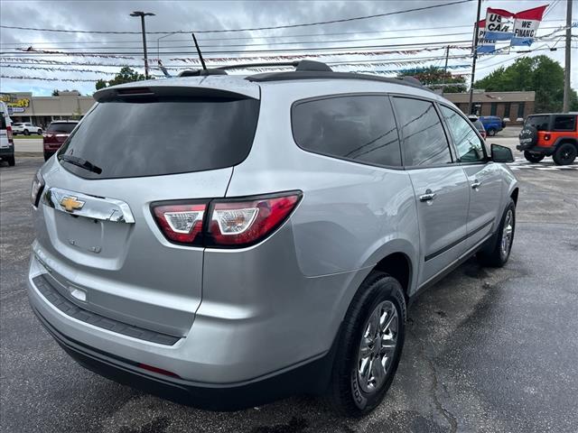 2017 Chevrolet Traverse LS photo 4