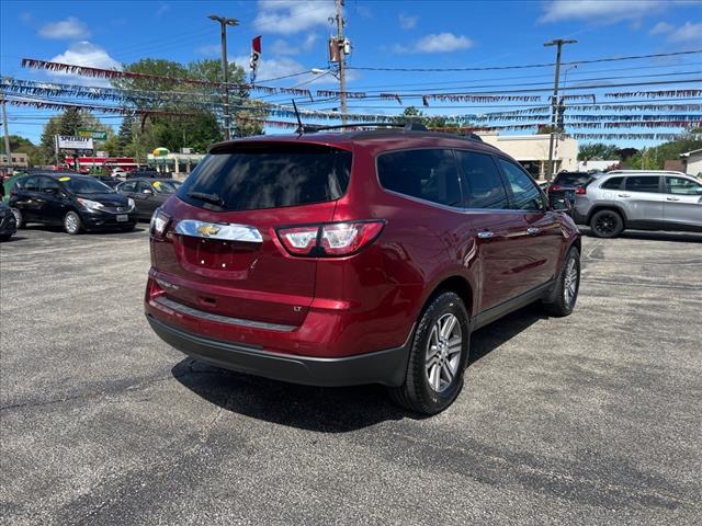 2017 Chevrolet Traverse 2LT photo 4