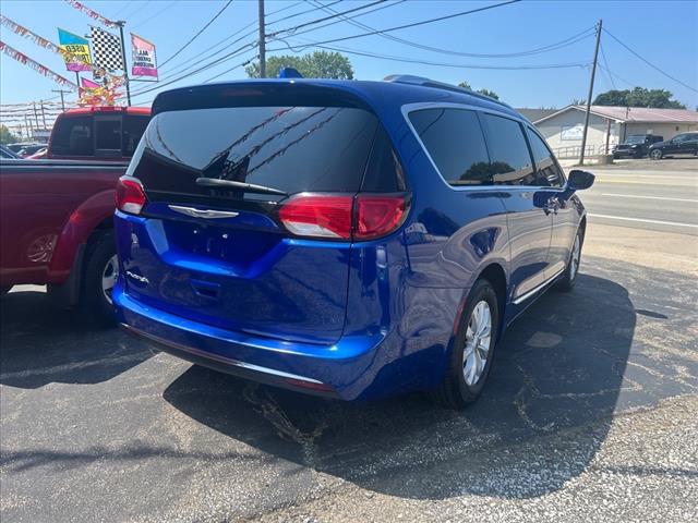 2019 Chrysler Pacifica Touring L photo 4