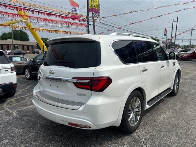 2019 Infiniti QX80 Luxe photo 4
